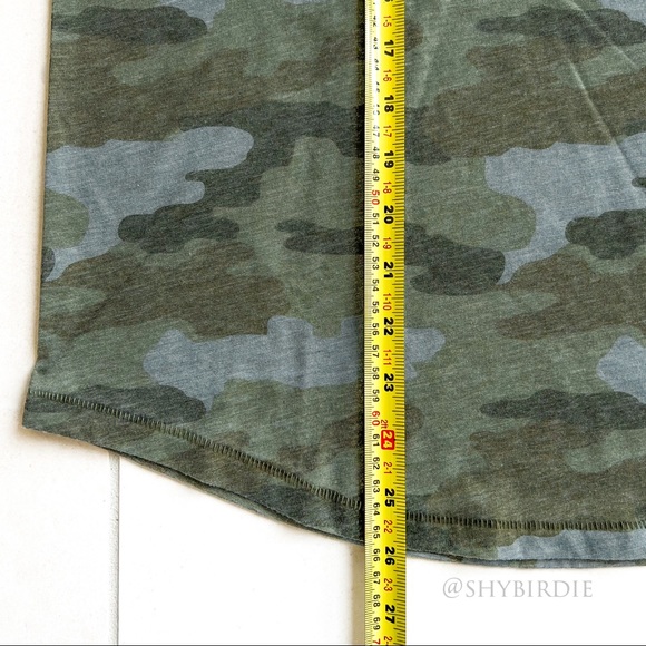 NEW AE Camo V-Neck T-Shirt - Picture 5 of 10